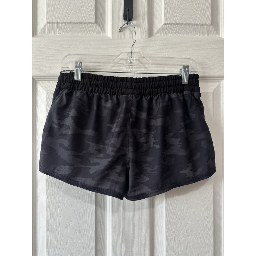 Vuori Clementine Short 2.5" Black Gray Camo Small Lined - Picture 4 of 8